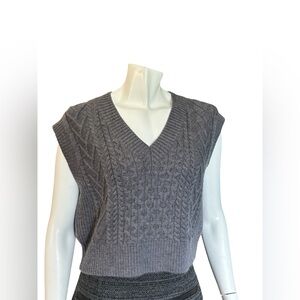 Aritzia Babaton Emporia Merino Wool Cable Knit Sweater Vest Size Small V-Neck